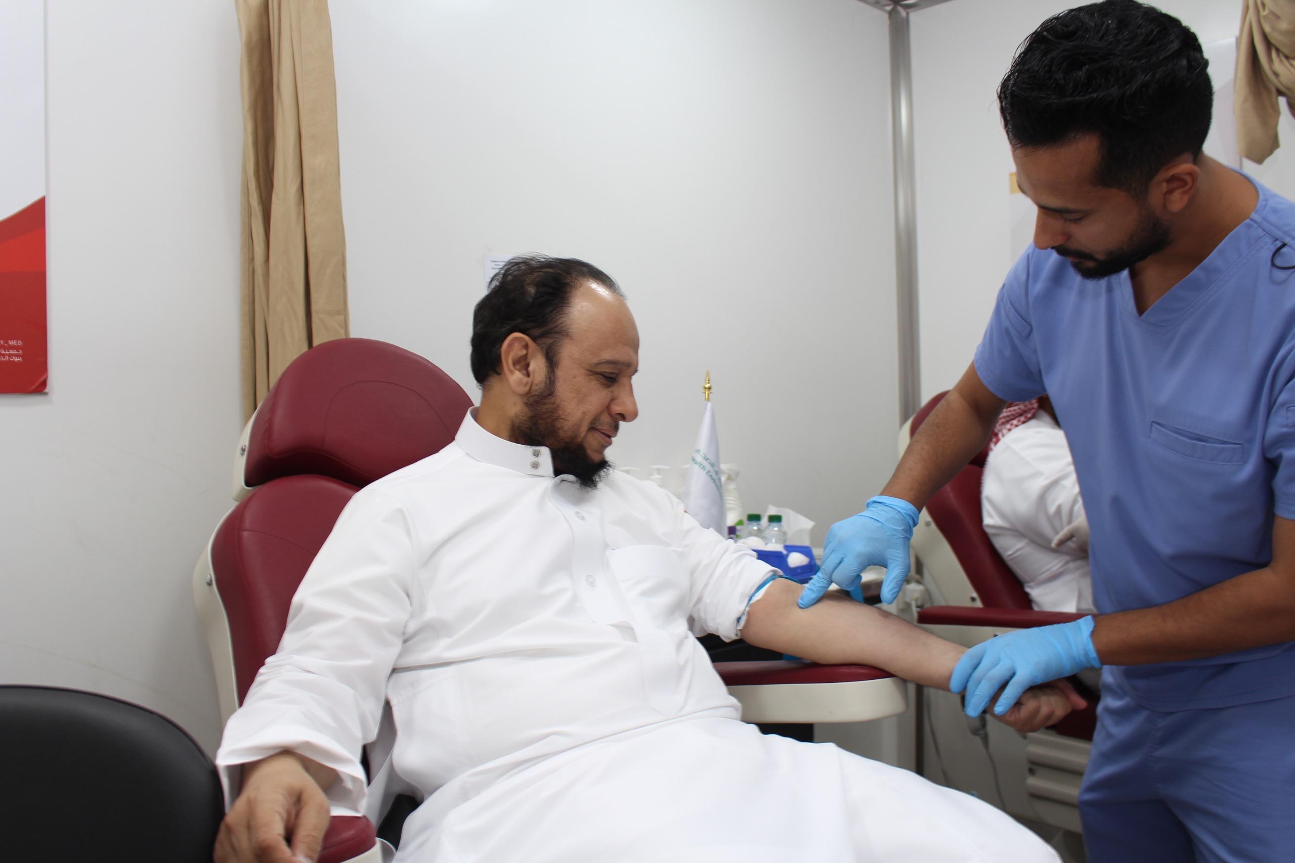 صندوق الوقف الصحي ينظم حملة داخلية للتبرع بالدم تزامنًا مع حملة سمو ولي العهد